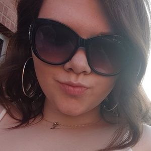 Meet your Posher, Lindsey